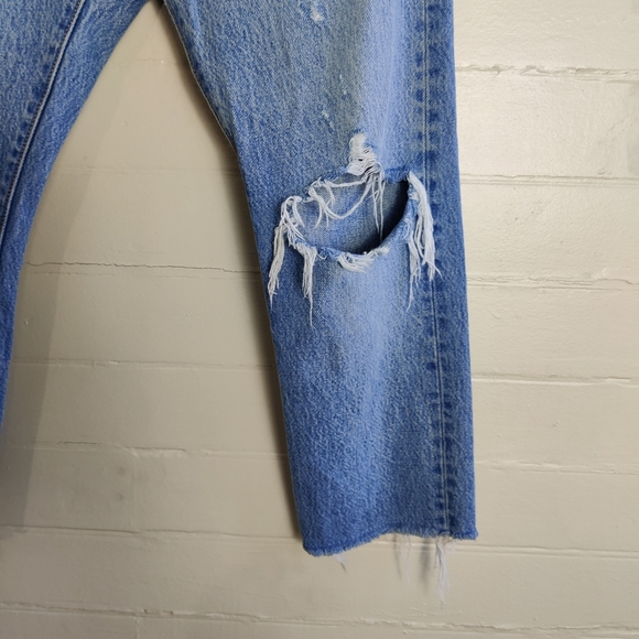 Levi's 501 Distressed Light Wash Crop Jeans - Picture 3 of 12